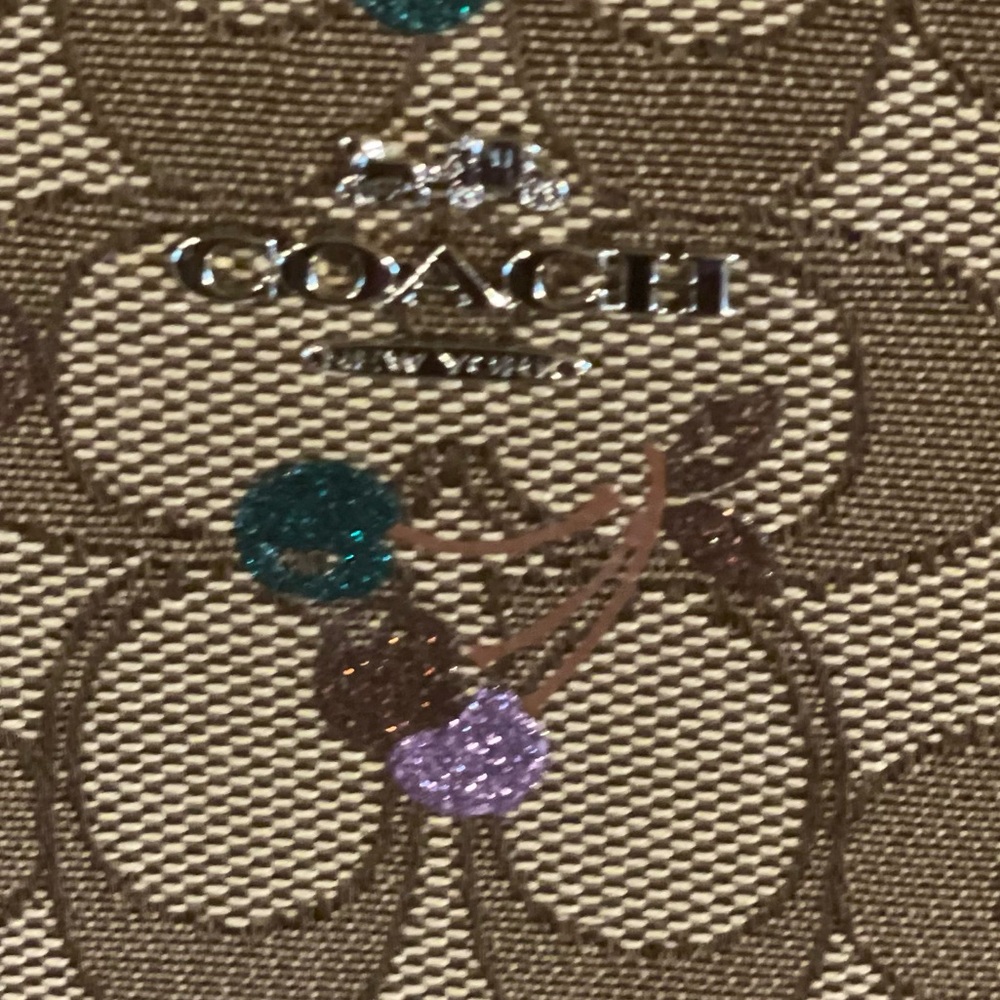 COACH LIKE NEW Tan Glitter Cherry Jacquard Large Tote W/Matching Wallet SET - Picture 13 of 17